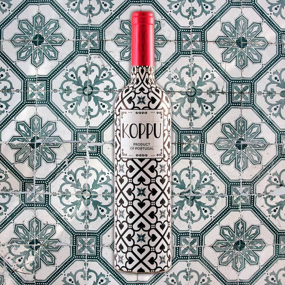 ポルトガルを象徴するキュートなタイル柄ワイン『コップ』