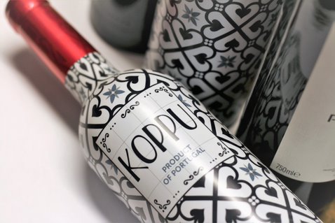 ポルトガルを象徴するキュートなタイル柄ワイン『コップ』