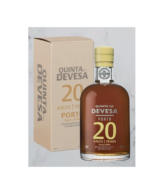 大人の嗜好品 20年熟成のポートワイン キンタ・ダ・デヴェザ 20年