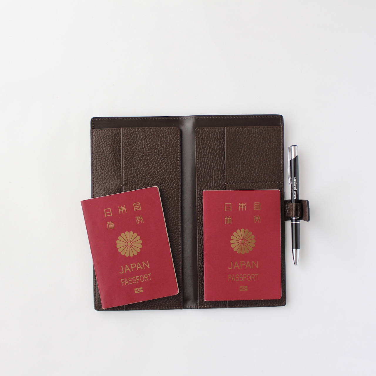 futari passport（フタリパスポート ）パスポートケース