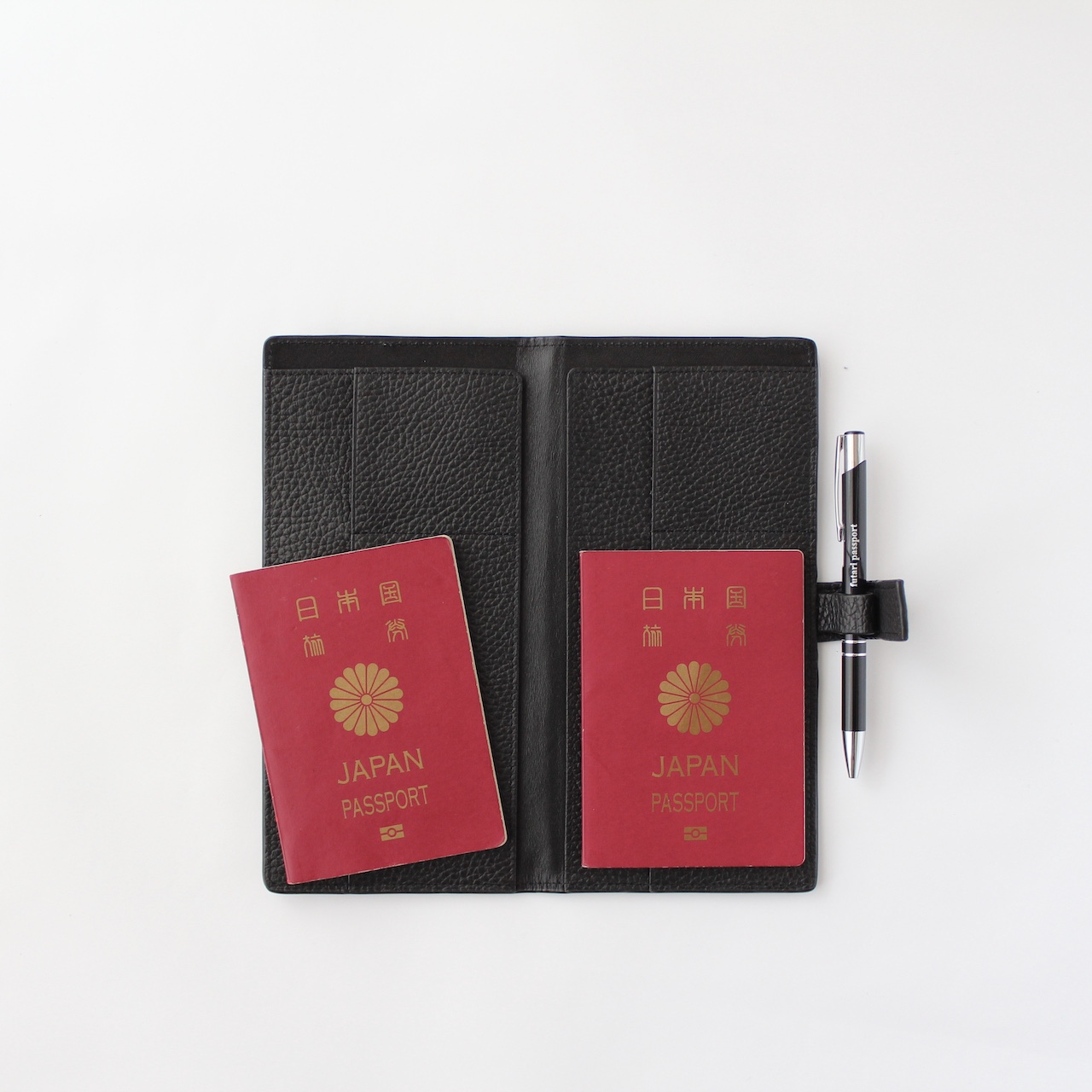 futari passport（フタリパスポート ）パスポートケース