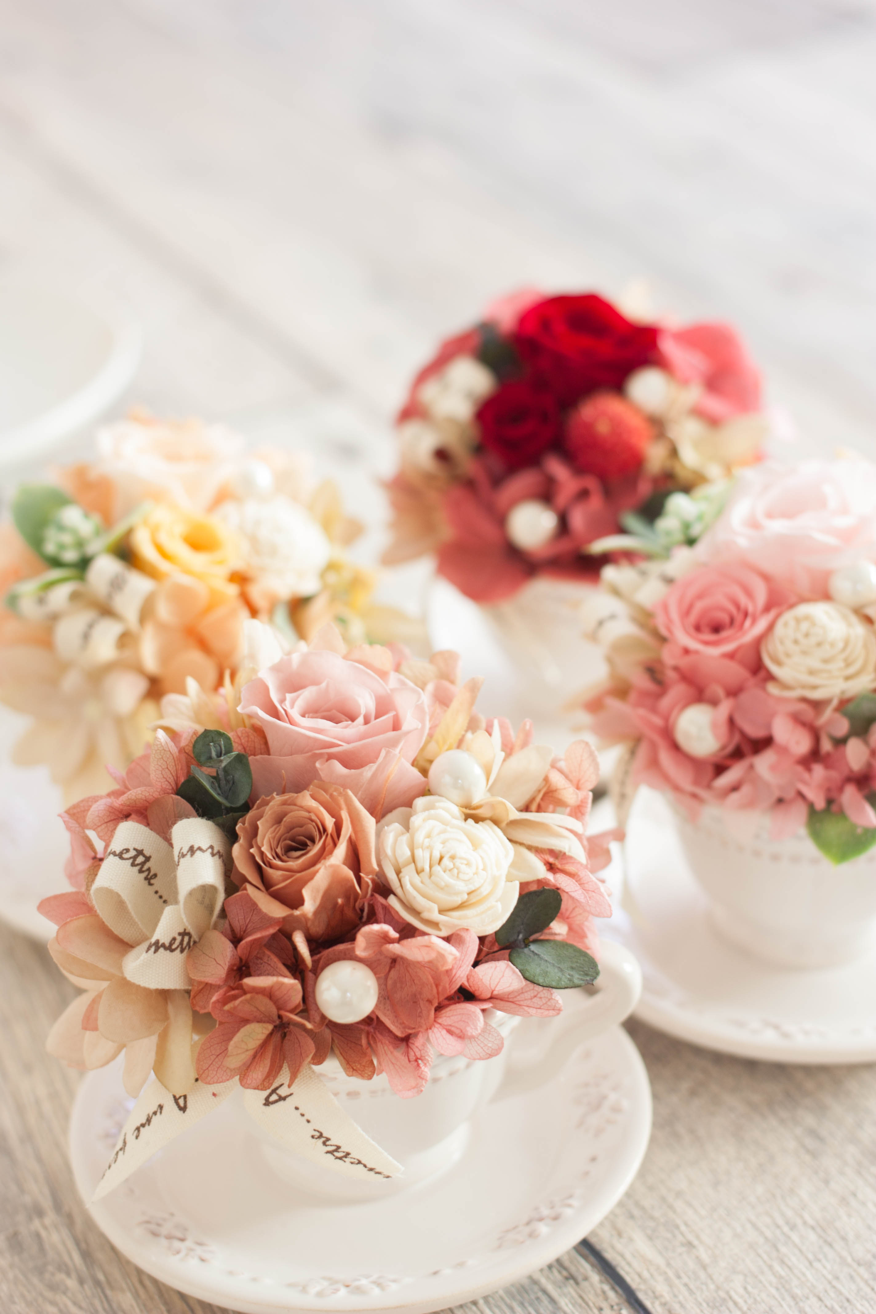 ◇ハンドメイド◇豪華 プリザーブドフラワーアレンジ (台座はビレロイ  