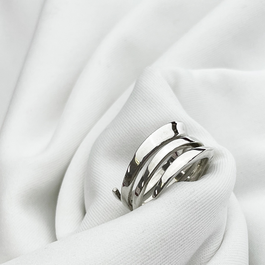 スパイラルリング