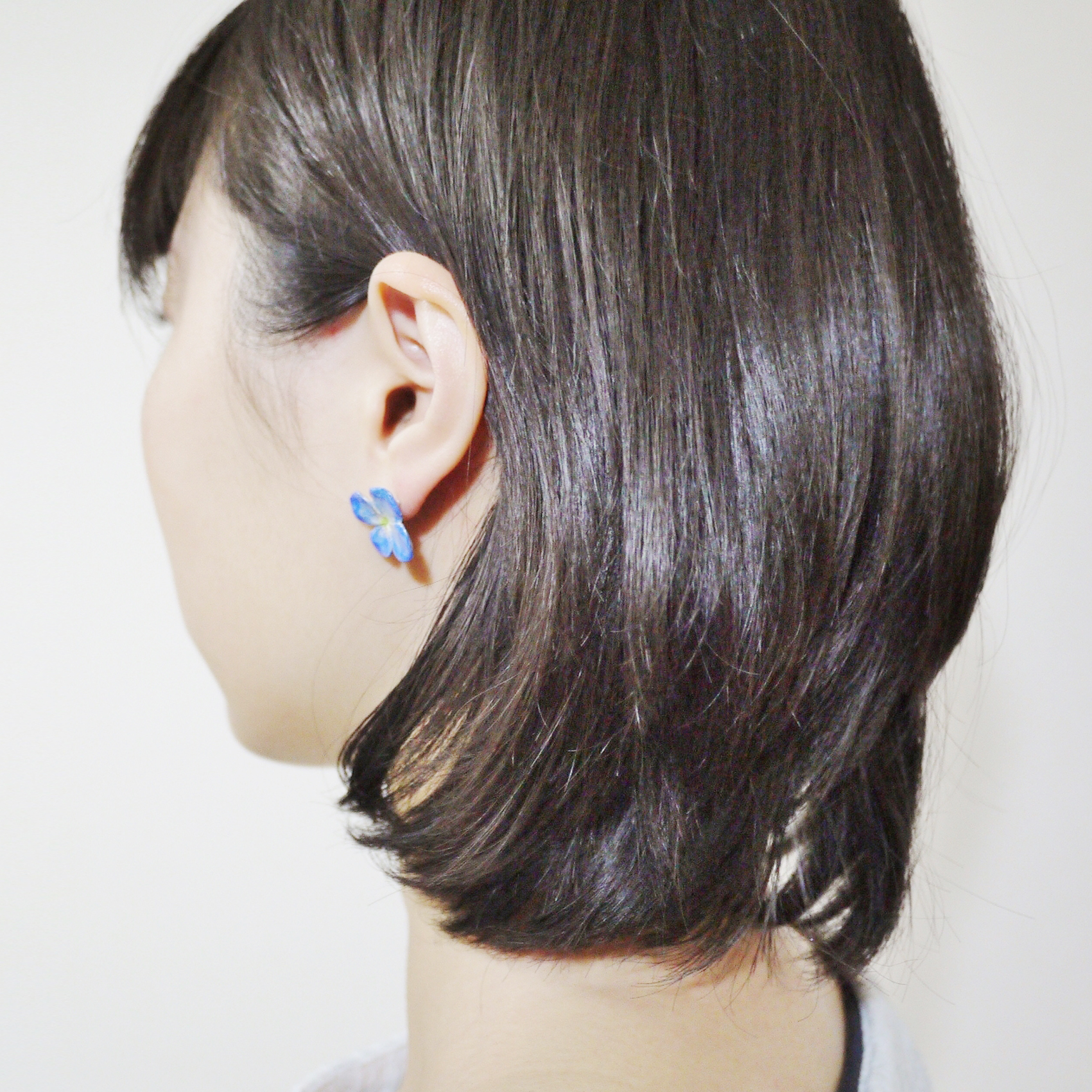 ベロニカオックスフォードブルーピアス