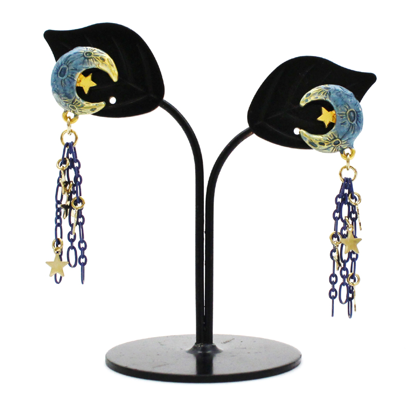 フォンブラウンピアス