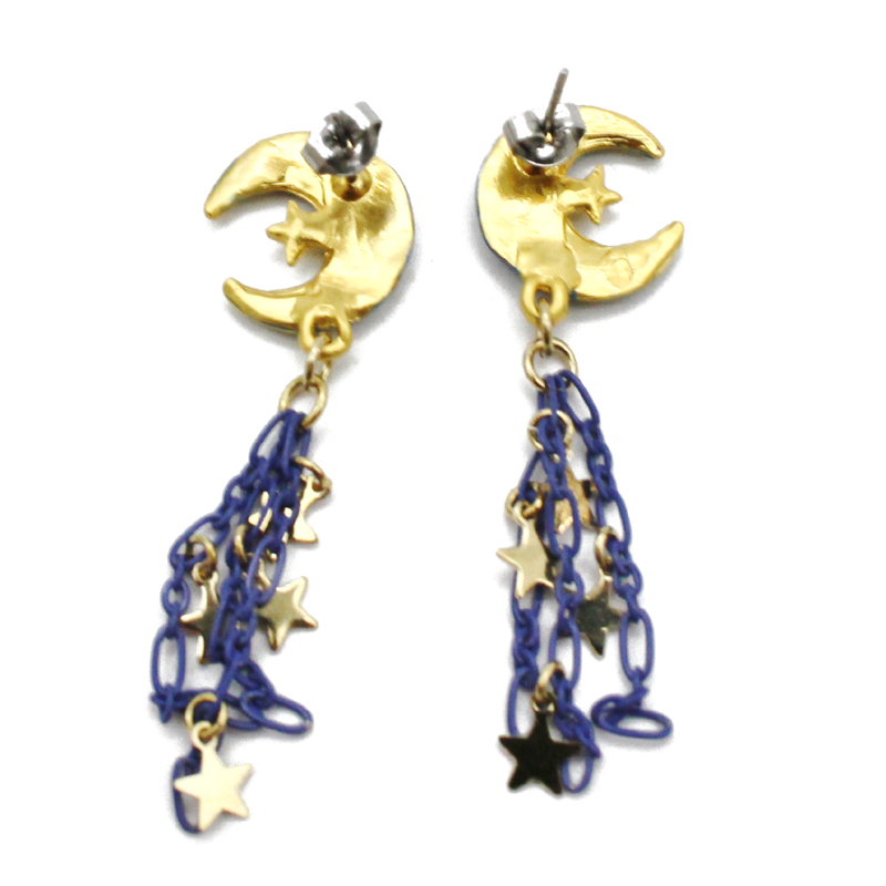 フォンブラウンピアス