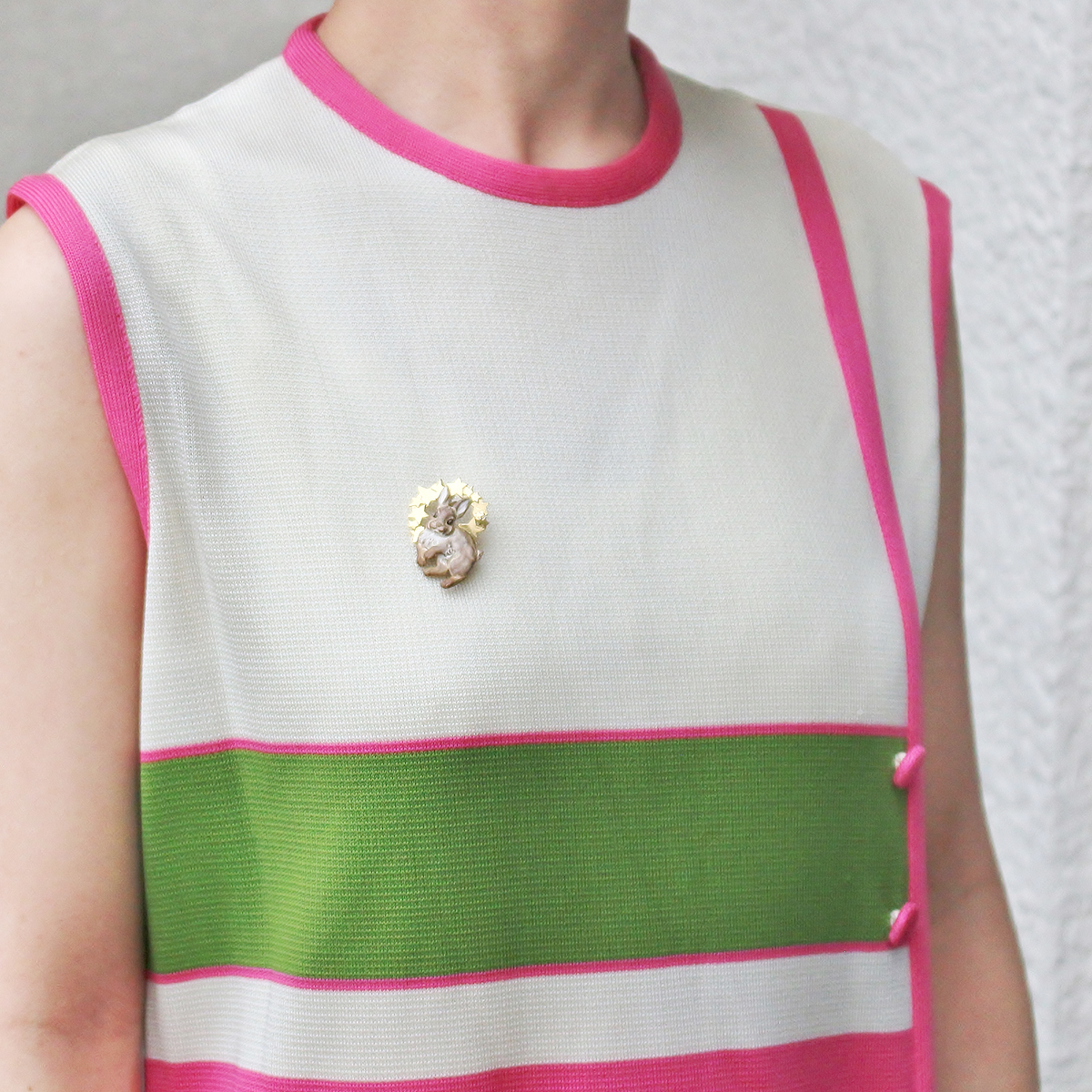 ダニエルズティンクルブローチ