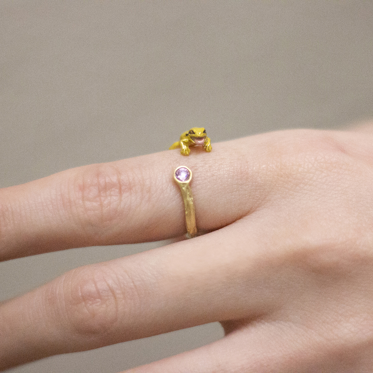 カエルぴょんリング