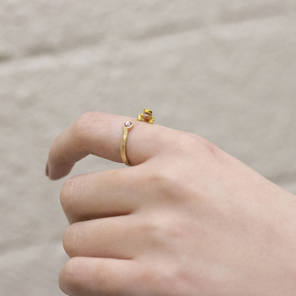 カエルぴょんリング