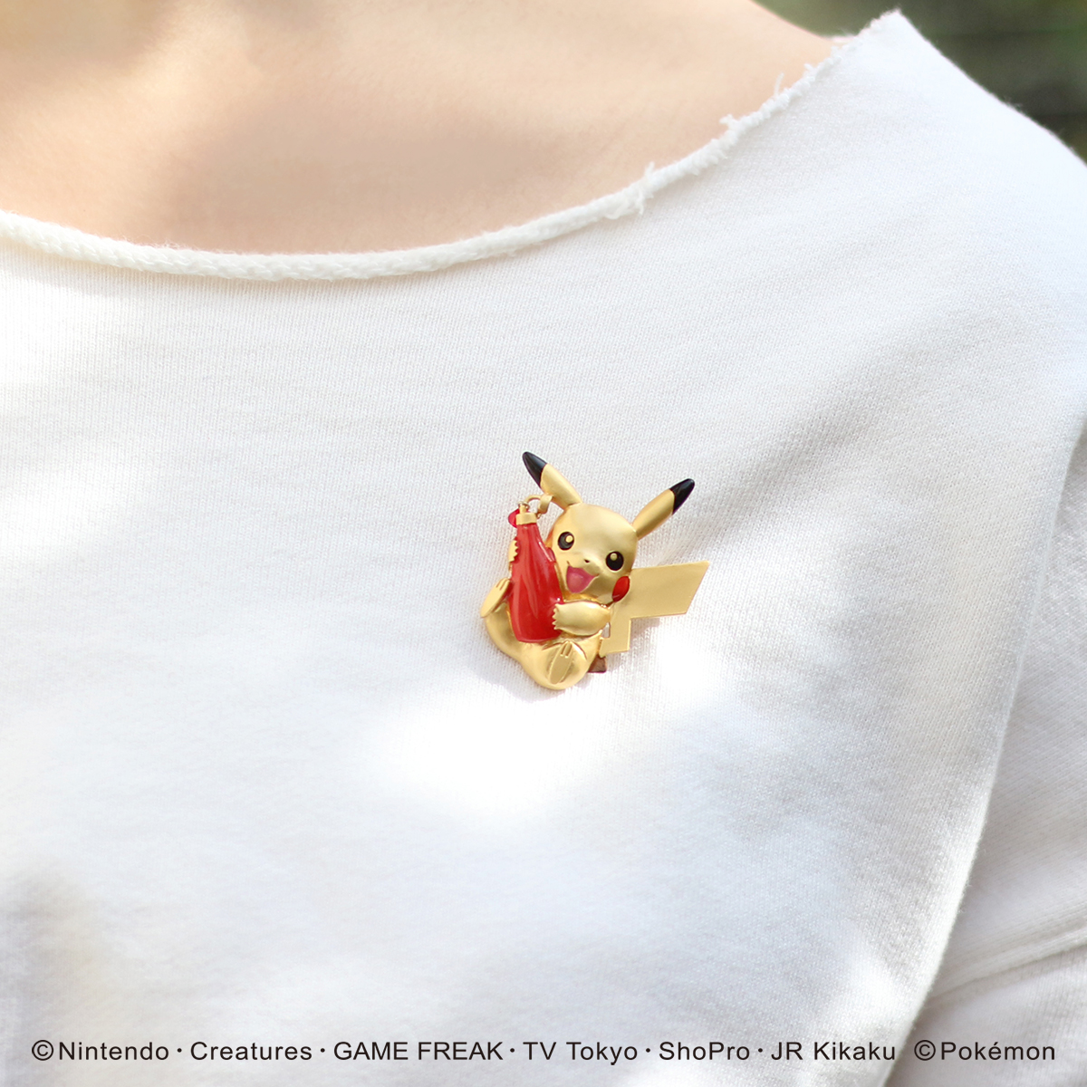 ピカチュウとケチャップ　ブローチ