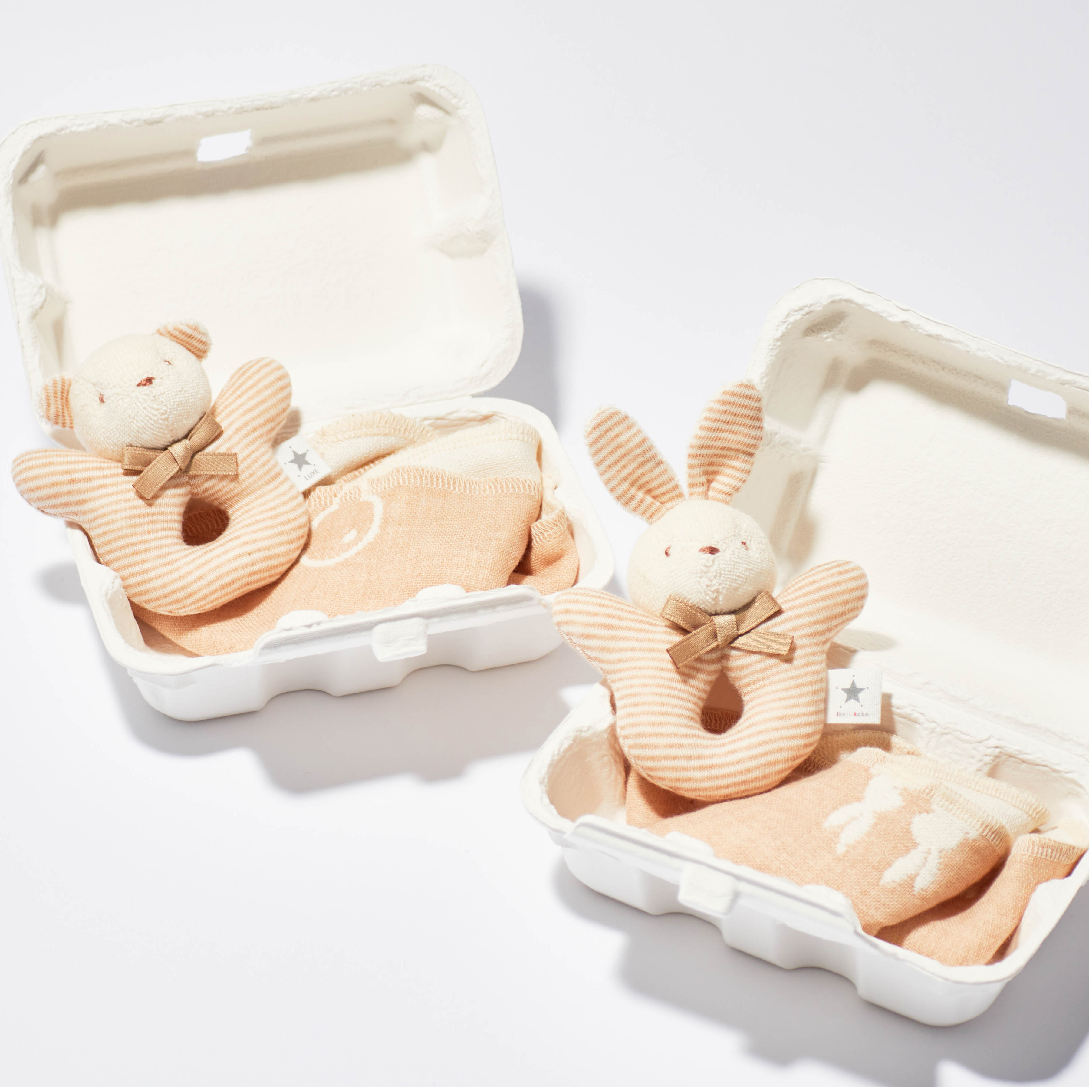 ベビー用品セット［にぎにぎ＆ハンカチ］