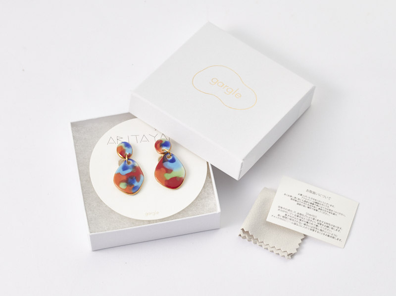 有田焼 眠り猫（ネックレス）