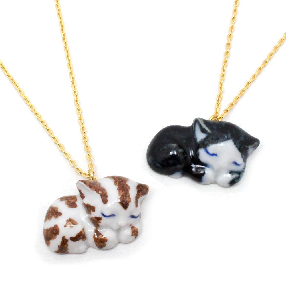 有田焼 眠り猫（ネックレス）