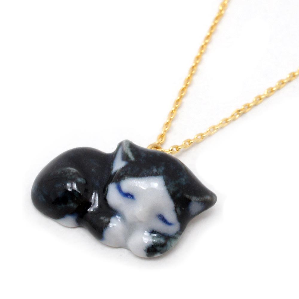 有田焼 眠り猫（ネックレス）