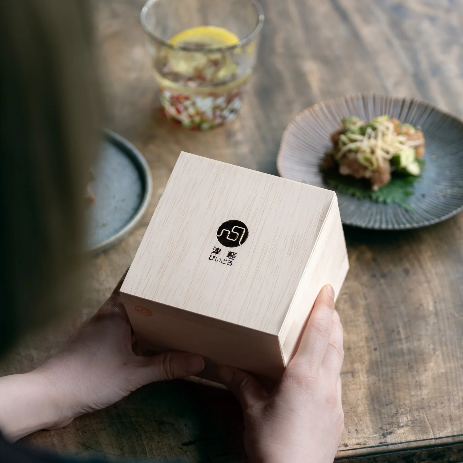 津軽びいどろ 氷華 金彩ロックグラス　木箱入り