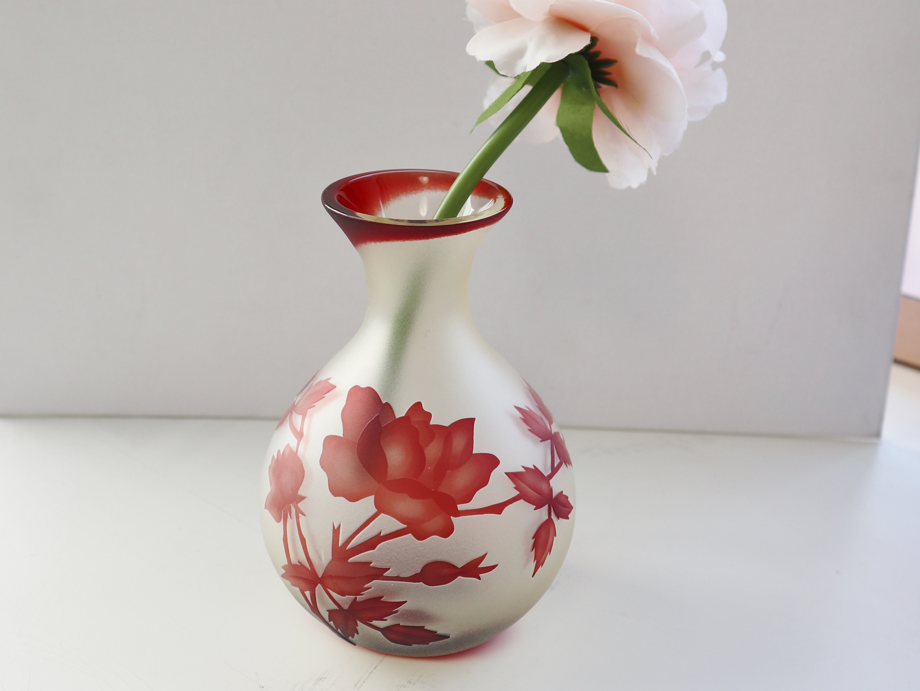 一輪挿し 花器 赤いバラ