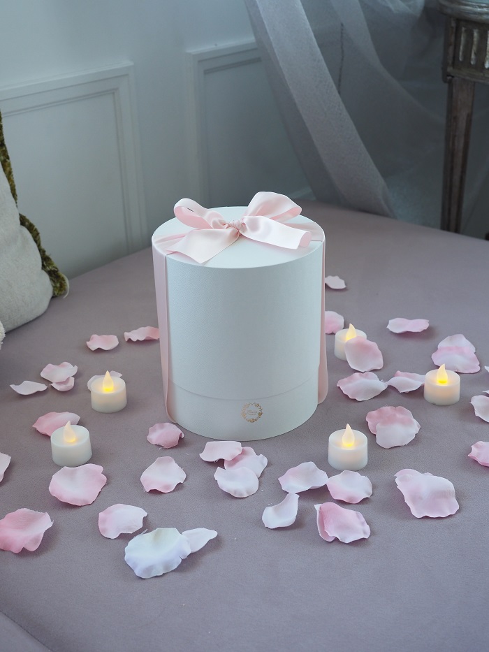 【サプライズ演出セット】ミニ(バラの花びら50枚＋LEDライト5個)