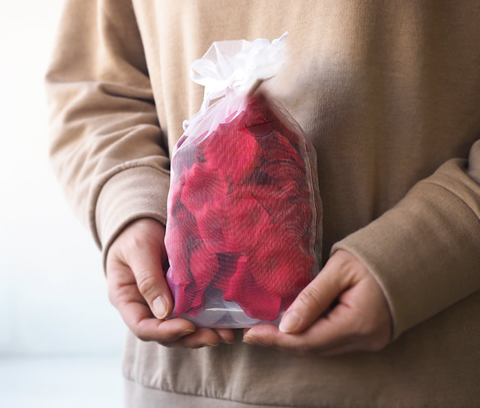 【サプライズ演出セット】ミニ(バラの花びら50枚＋LEDライト5個)