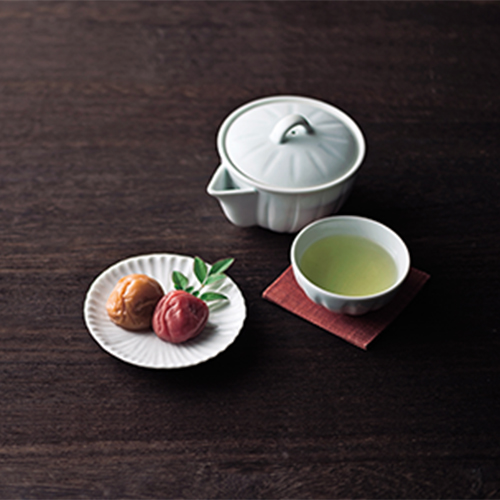 Premium 紀州南高梅 9粒 木箱入り A381