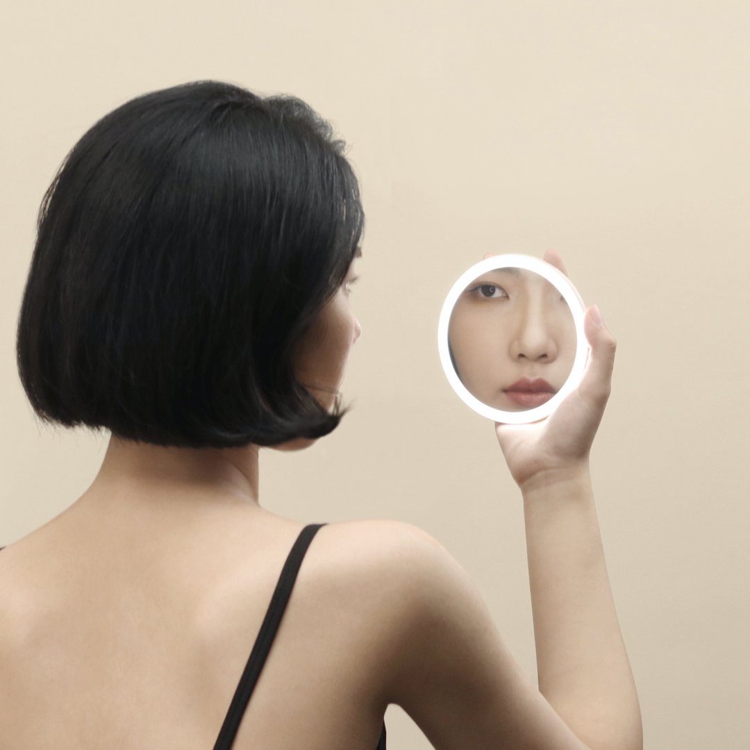HANDHELD MAKEUP MIRROR（LEDハンドミラー）