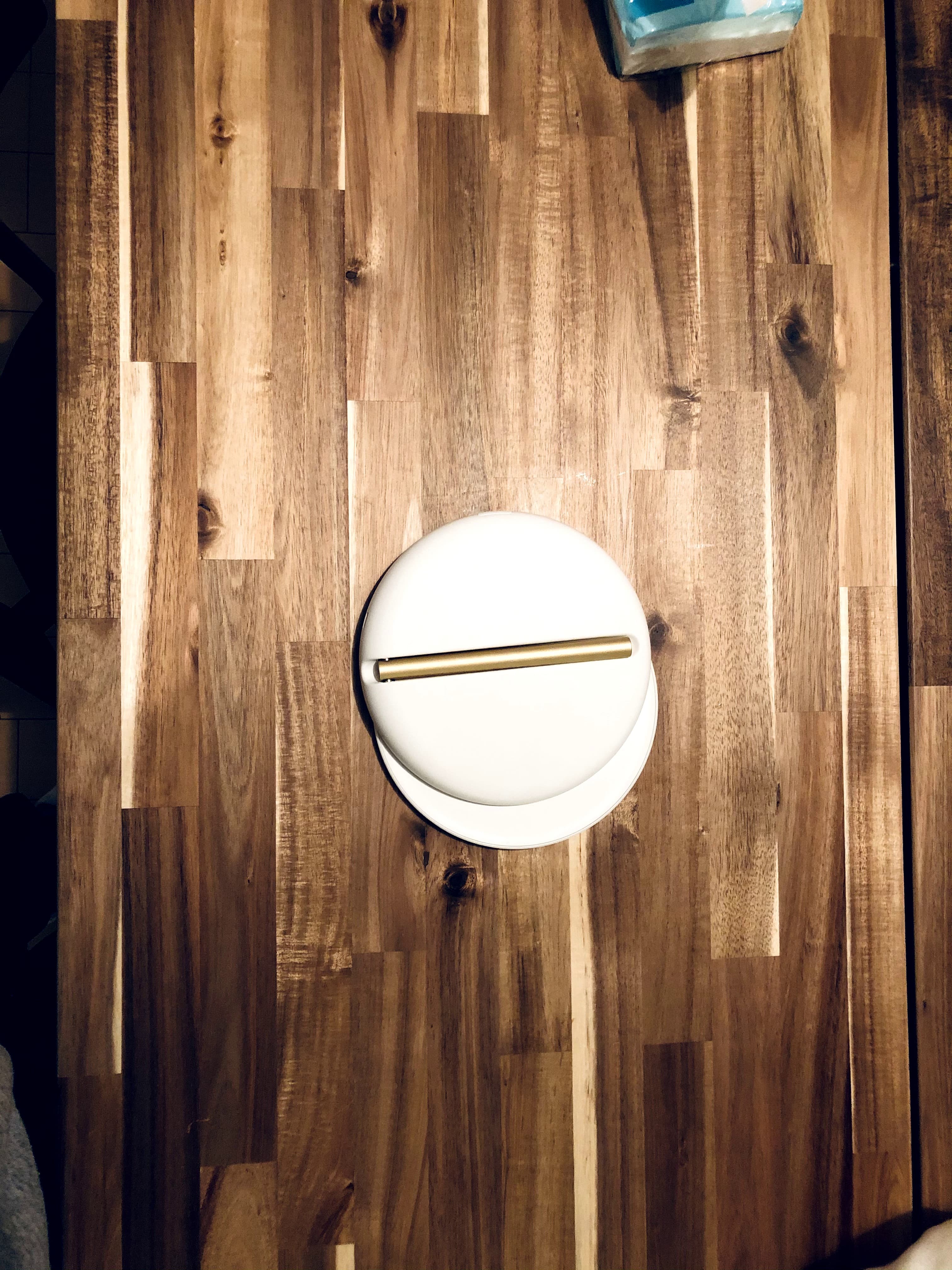 TRAVEL MAKEUP MIRROR（組み立て式LEDスタンドミラー）