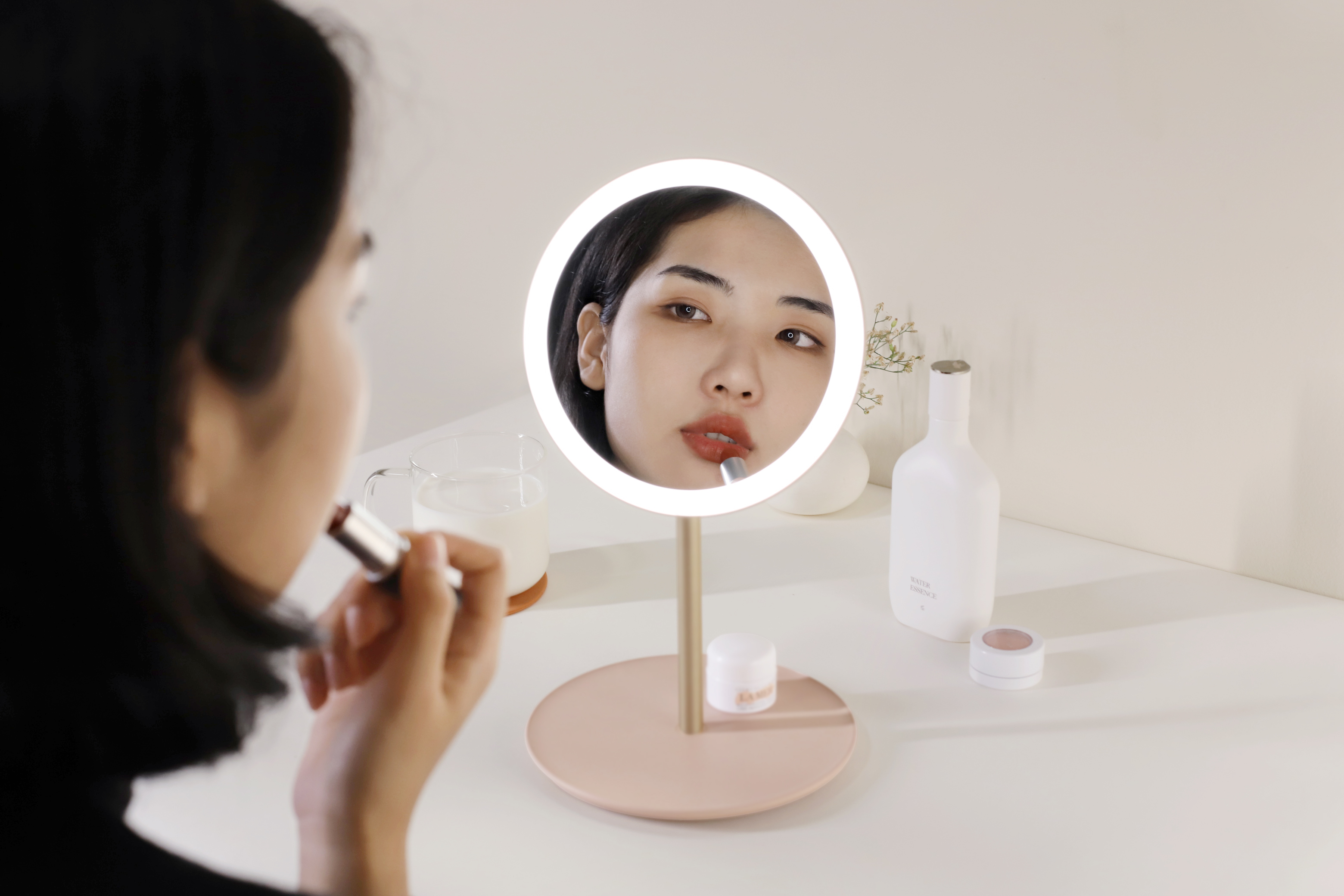 TRAVEL MAKEUP MIRROR（組み立て式LEDスタンドミラー）