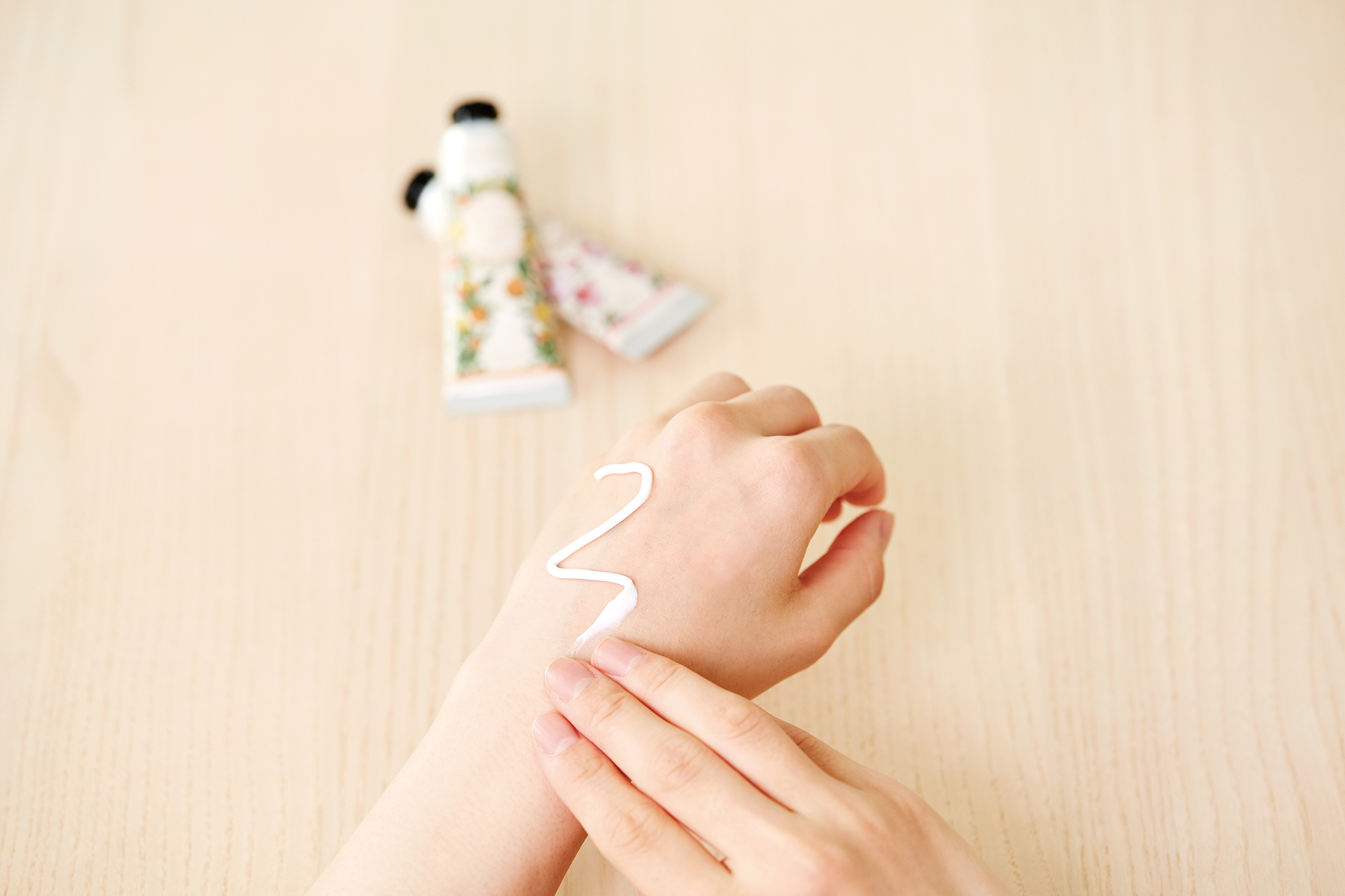 エッセンシャルズCA ハンドクリームS