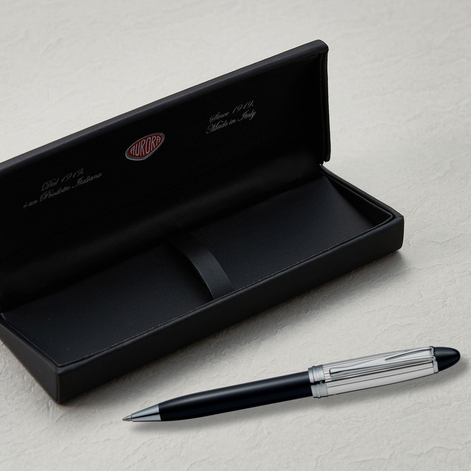AURORA ボールペン イプシロン シルバー 925 キャップ レッド AURORA ボールペン イプシロンシルバーキャップ ブラック | Pen