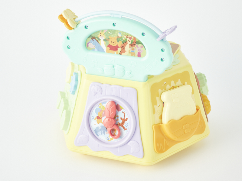 はじめて英語 くまのプーさん 絵本でおしゃべり！ゆびさき知育いっぱいできた