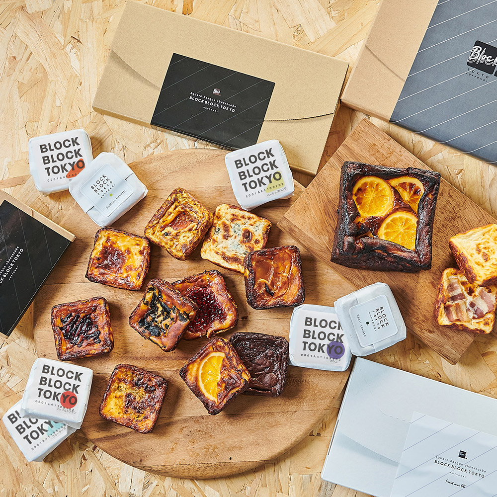 バスクチーズケーキ（プレーン、オレンジ、カシス、アップルシナモン