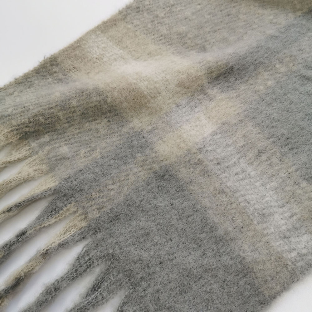 ボリュームフリンジチェックストール2