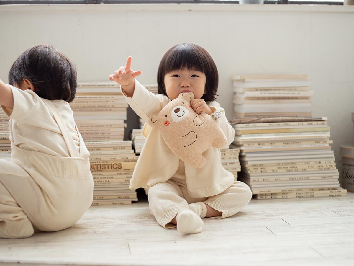 ＜オーガニック＞くまのだっこラトルとスタイ