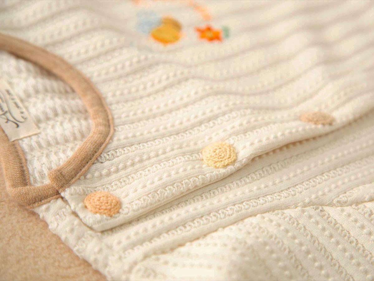 ＜オーガニック＞ミツバチカバーオールとハンカチ