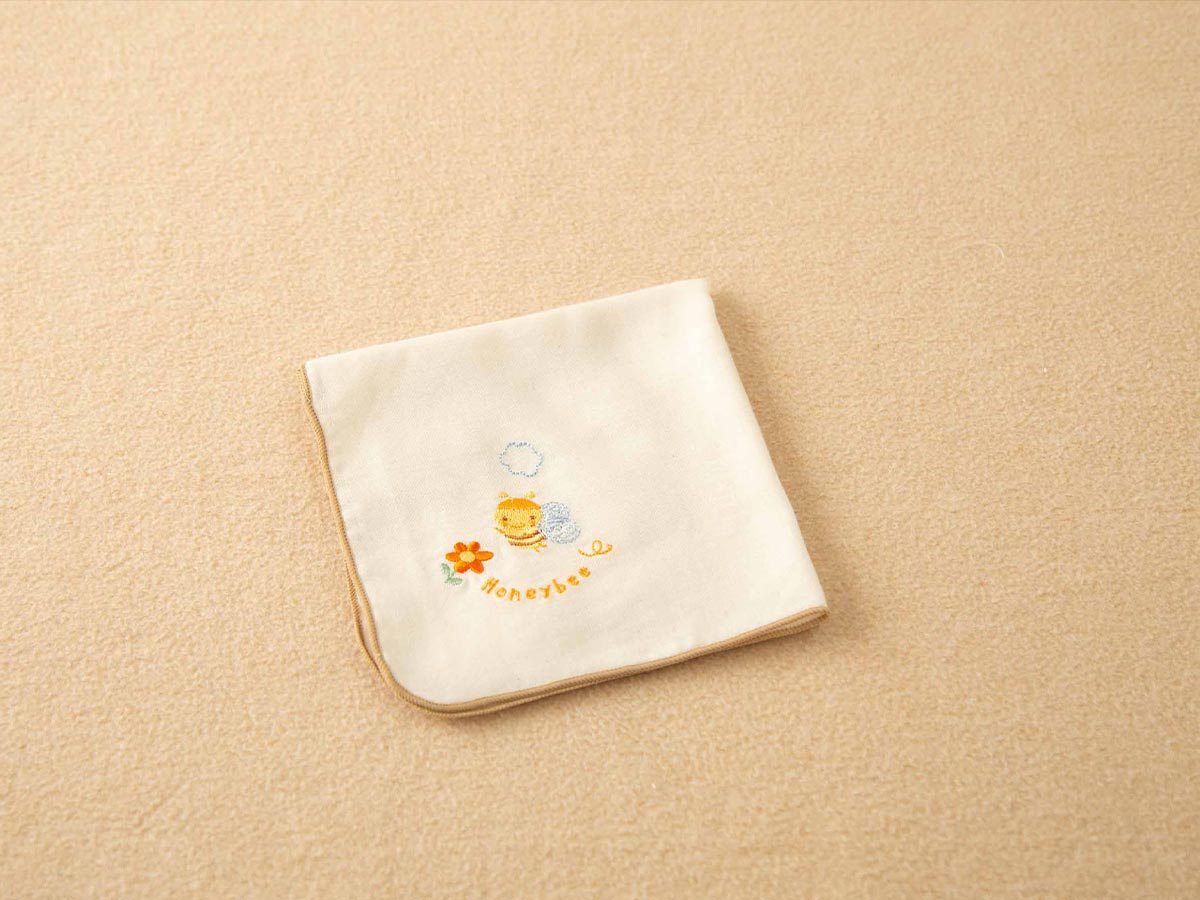 ＜オーガニック＞ミツバチカバーオールとハンカチ
