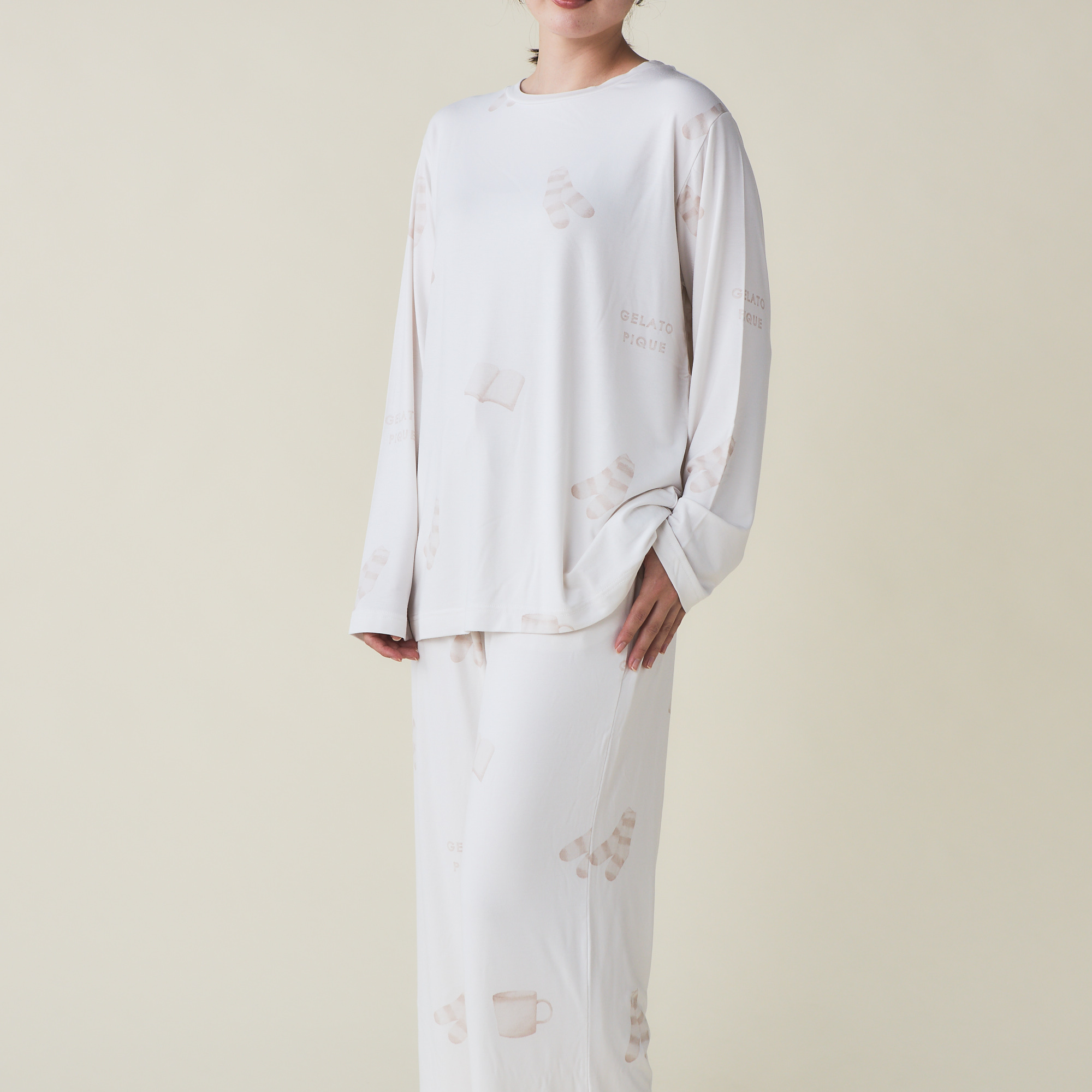 【WOMEN】ワントーンモチーフ柄　上下セット