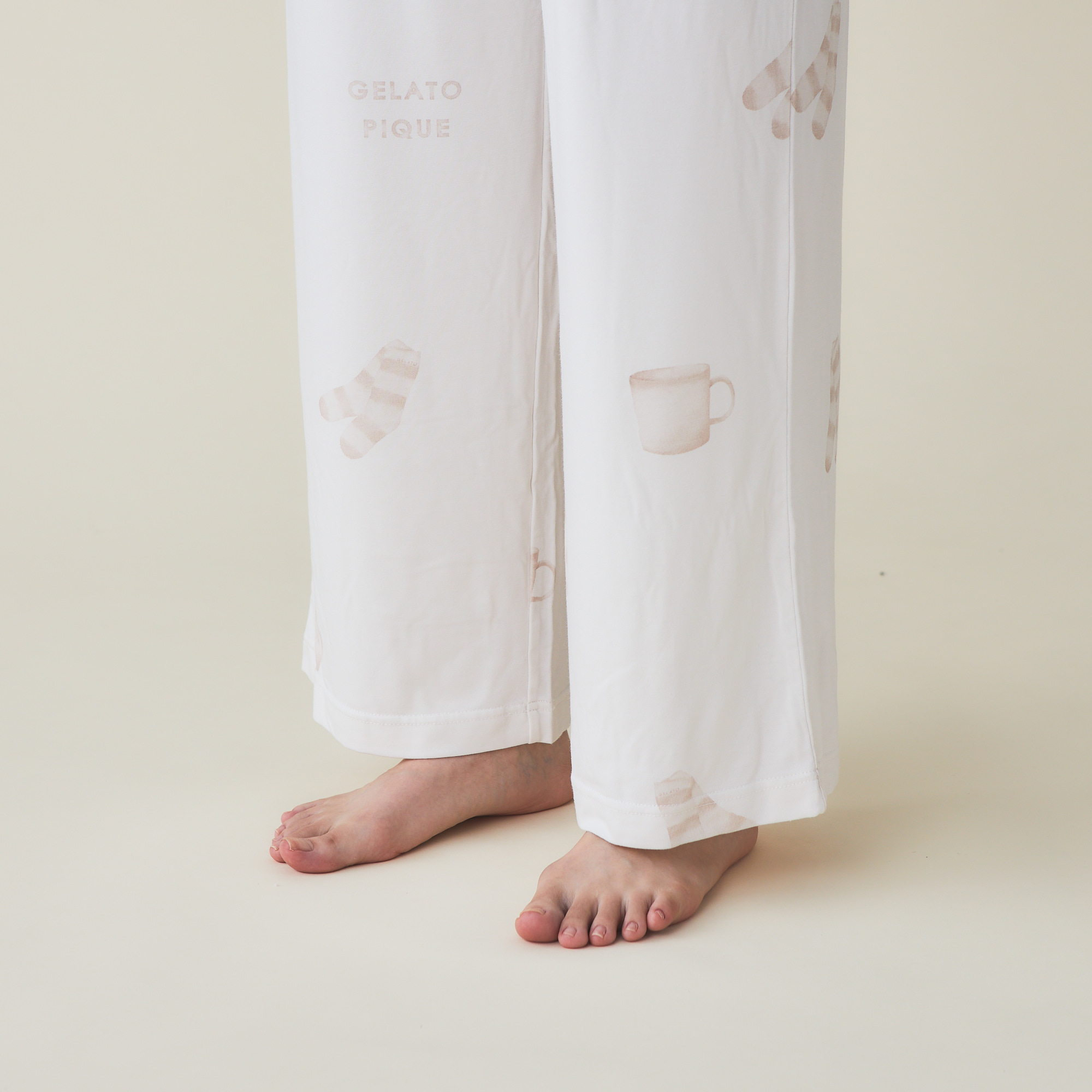 【WOMEN】ワントーンモチーフ柄　上下セット