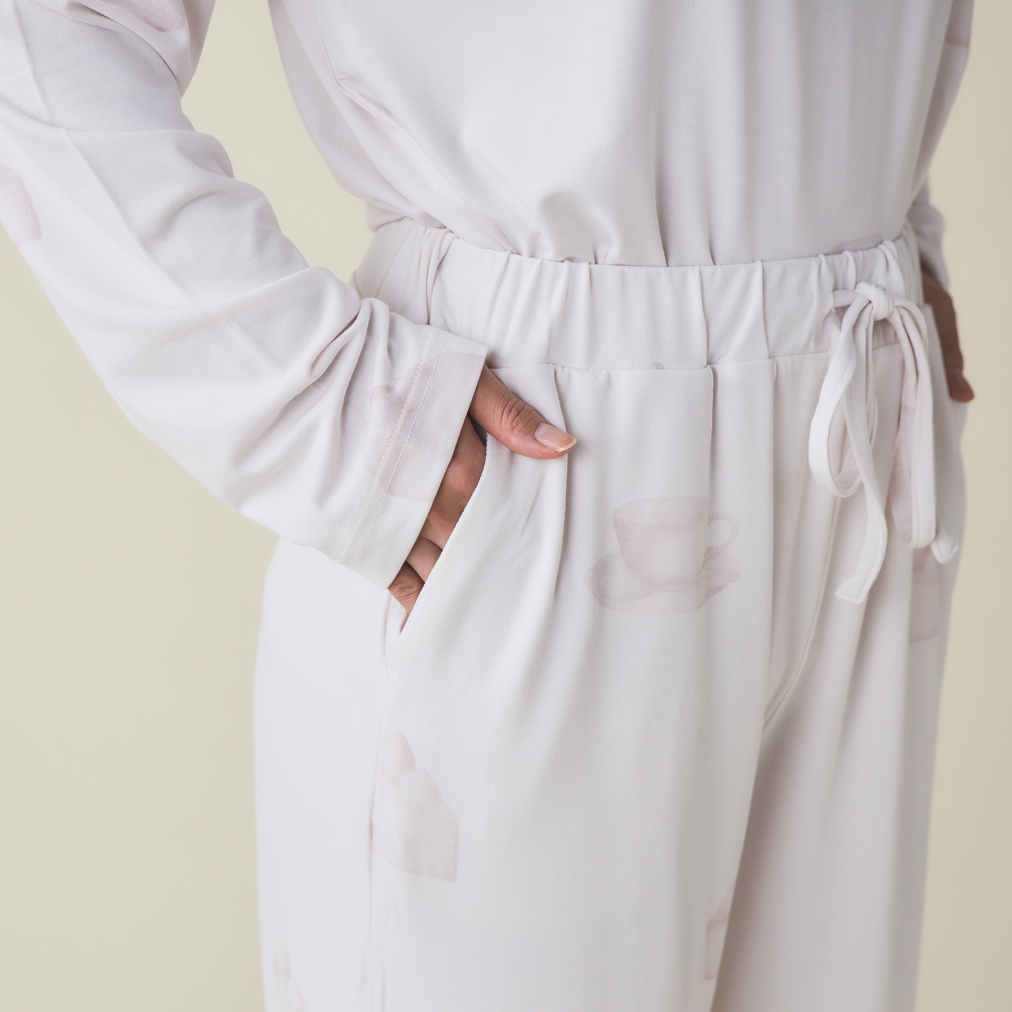 【WOMEN】ワントーンモチーフ柄　上下セット