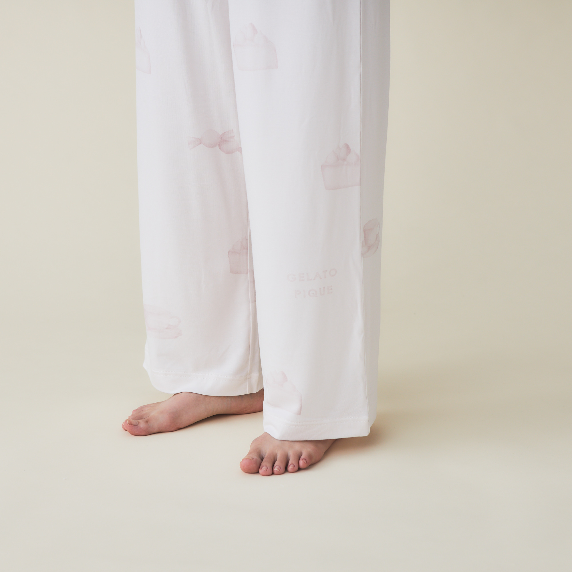 【WOMEN】ワントーンモチーフ柄　上下セット