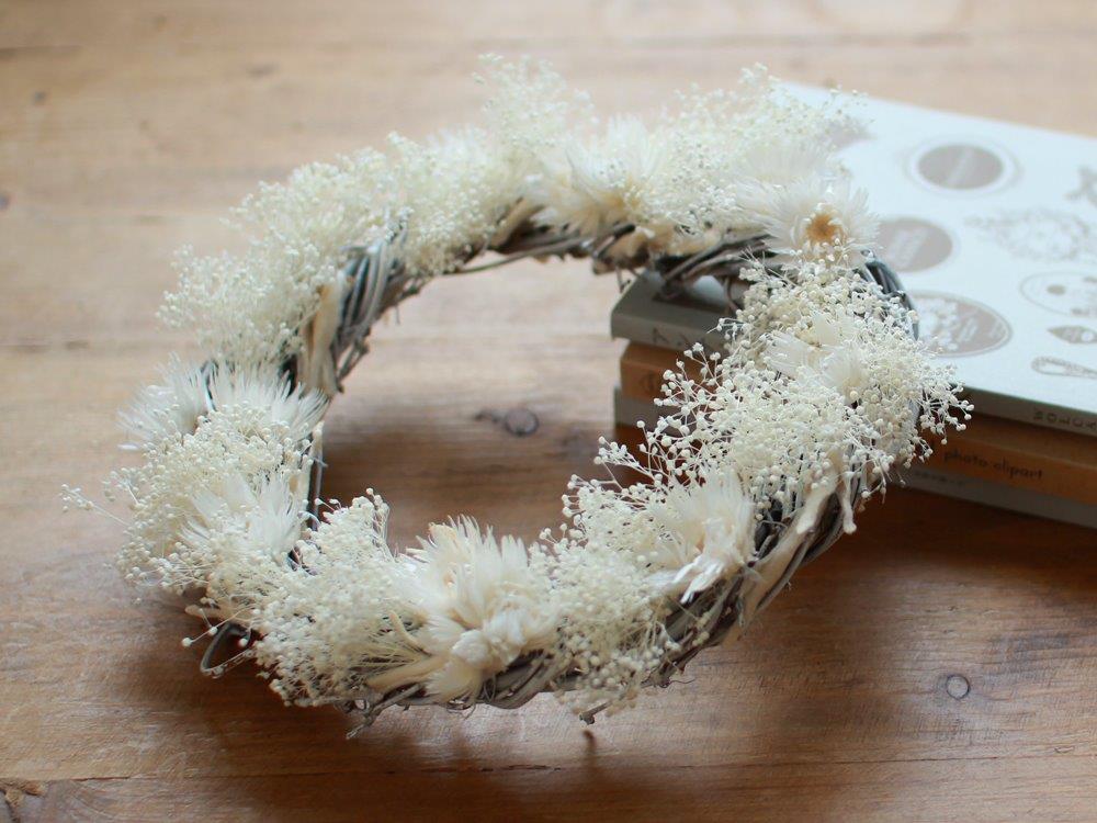 Couronne Naturelle クロンヌ・ナチュレル［野原のリース］かすみ草 ホワイト