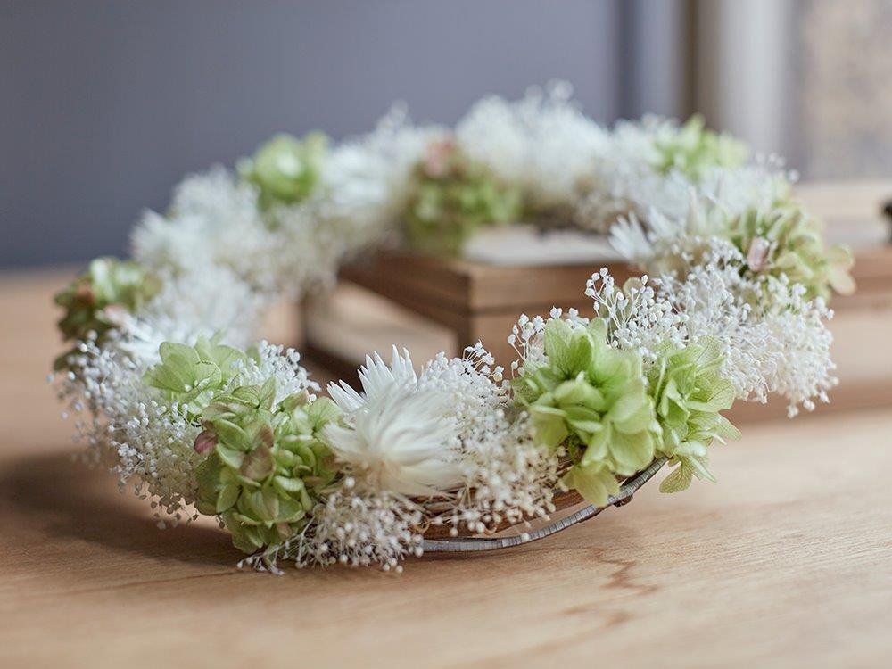 Couronne Naturelle クロンヌ・ナチュレル［野原のリース］ かすみ草 グリーン