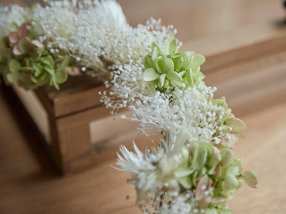 Couronne Naturelle クロンヌ・ナチュレル［野原のリース］ かすみ草 グリーン