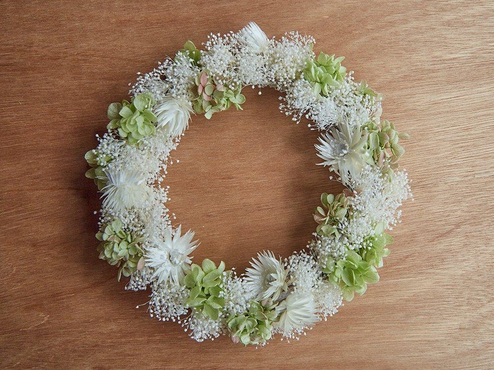 Couronne Naturelle クロンヌ・ナチュレル［野原のリース］ かすみ草 グリーン