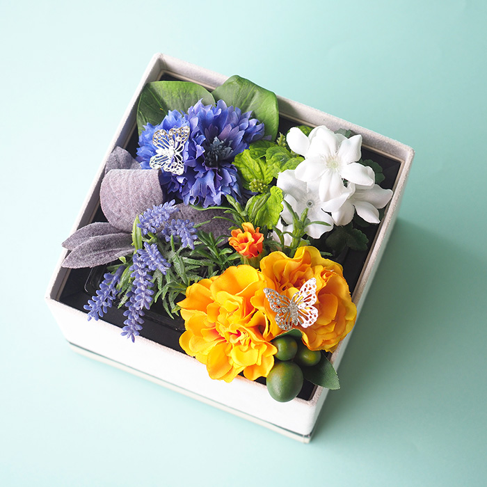 マリーゴールドのアニバーサリーフラワーボックス