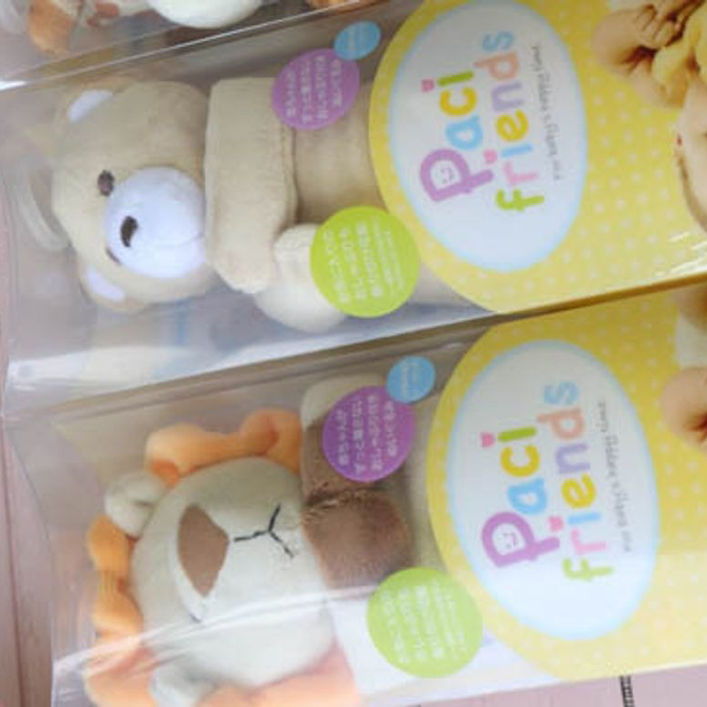 おしゃぶり付き抱っこぬいぐるみ