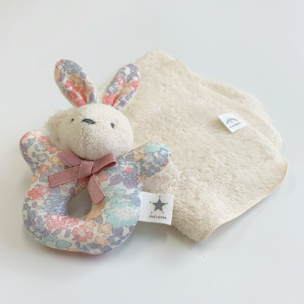 ラトル・ハンカチセット リバティ