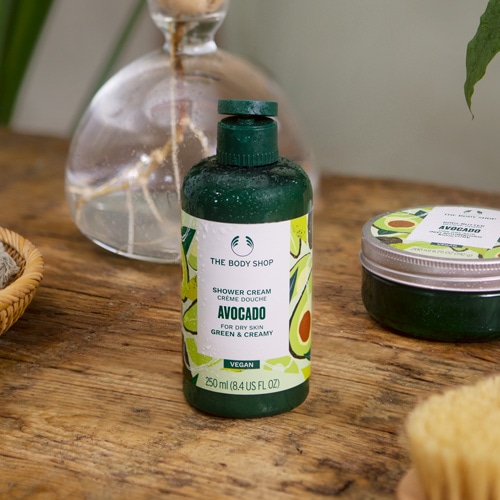 シャワークリーム　アボカド　２５０ｍＬ