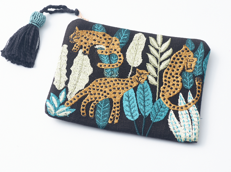 レオパード刺繍ポーチ