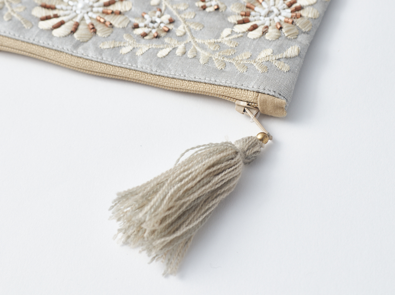 ビーズ刺繍ミニフラットポーチ