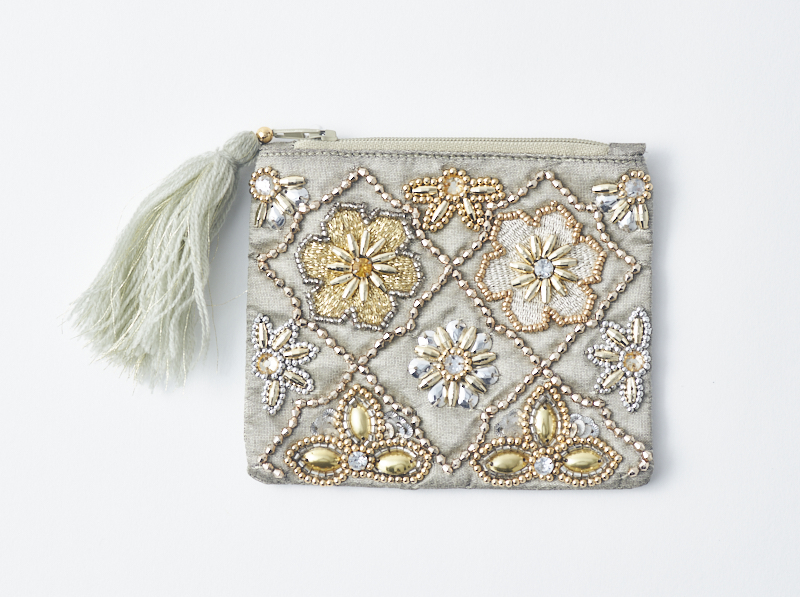 ビーズ刺繍フラットポーチ