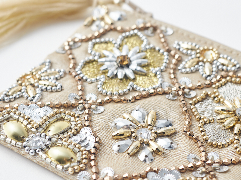 ビーズ刺繍フラットポーチ